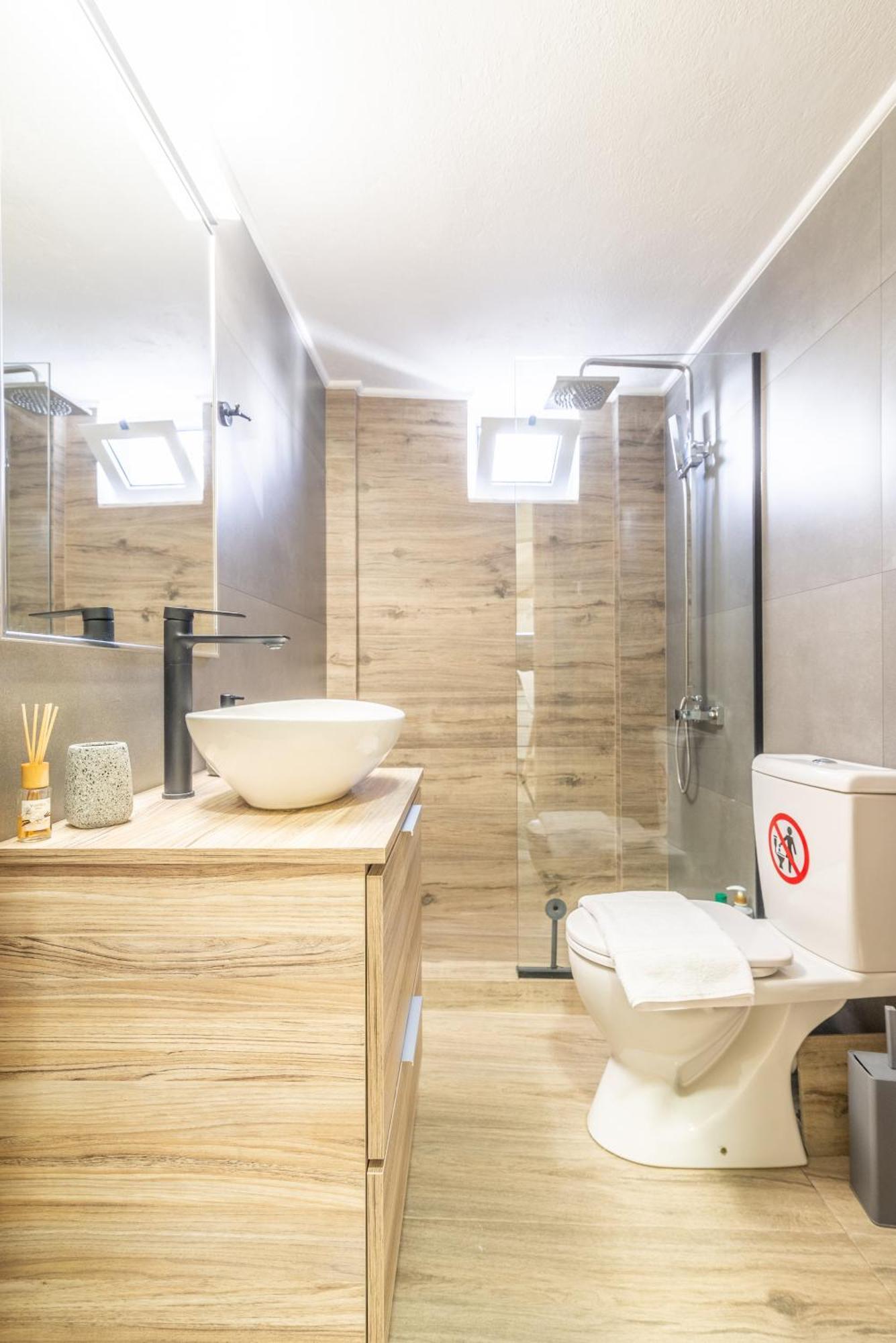 Appartement New Renovated In Center Iraklion